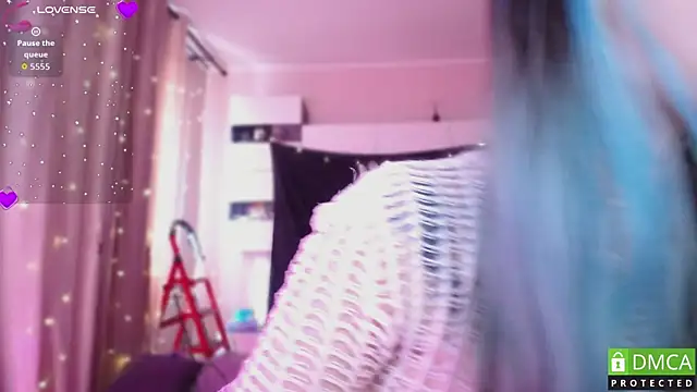 JustMeowGirl online show from April 2026 05:41:01 AM