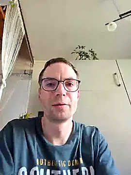 Snapshot of Schnubby1 chatting on February 2025 01:00:02 PM Schnubby1 online show from February 2025 01:00:02 PM