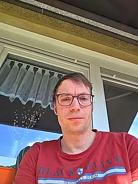 Schnubby1 online show from April 2026 10:44:01 AM