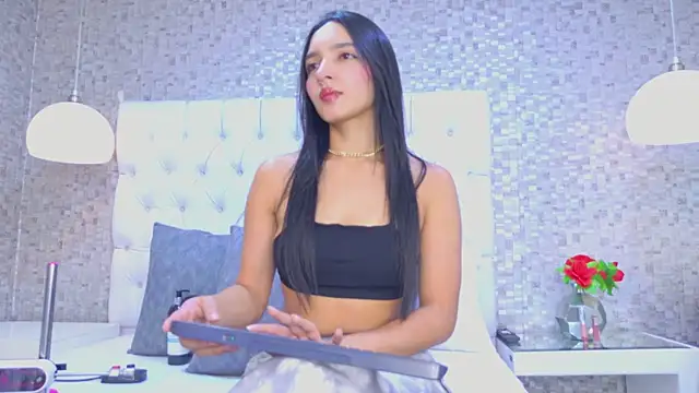 Snapshot of MiaSweeths chatting on November 2025 09:36:01 AM MiaSweeths online show from November 2025 09:36:01 AM