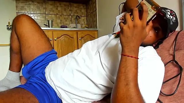 Snapshot of gavi_19cm chatting on March 2025 09:37:01 PM gavi 19cm online show from March 2025 09:37:01 PM