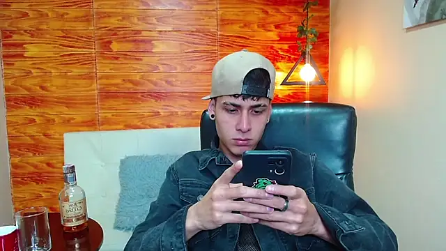 Bastiaan 28 online show from December 2024 03:15:02 AM