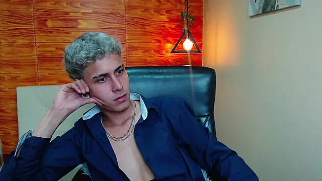 Bastiaan 28 online show from December 2024 07:18:02 AM