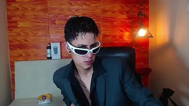 Bastiaan 28 online show from March 2025 03:00:01 AM