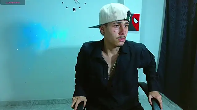 Bastiaan 28 online show from October 2025 11:25:02 PM