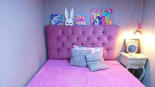 charlottemoonxz online show from May 2026 06:15:02 PM