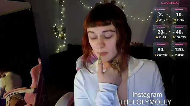 Snapshot of LolyMolli chatting on March 2025 05:11:02 PM LolyMolli online show from March 2025 05:11:02 PM