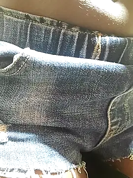 Snapshot of julietunderwoood chatting on December 2025 03:44:01 AM julietunderwoood online show from December 2025 03:44:01 AM