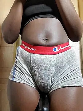 Snapshot of julietunderwoood chatting on December 2025 03:57:01 AM julietunderwoood online show from December 2025 03:57:01 AM