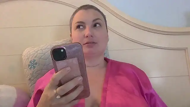 MilfyMrsRobinson online show from July 2026 01:31:02 PM