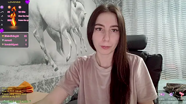 Snapshot of Wowpornoo chatting on February 2025 05:24:01 PM Wowpornoo online show from February 2025 05:24:01 PM