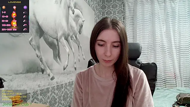 Snapshot of Wowpornoo chatting on February 2025 01:28:02 PM Wowpornoo online show from February 2025 01:28:02 PM