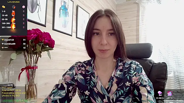 Snapshot of Wowpornoo chatting on March 2025 09:19:02 AM Wowpornoo online show from March 2025 09:19:02 AM