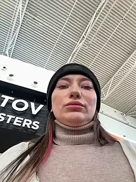 Snapshot of MooonReal chatting on March 2025 03:15:01 AM MooonReal online show from March 2025 03:15:01 AM