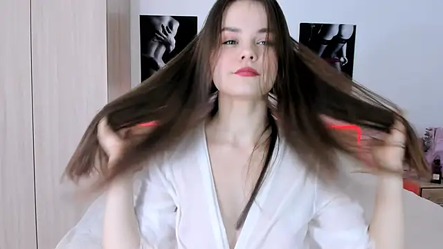 Snapshot of evelinal_ove chatting on March 2025 05:07:01 AM evelinal ove online show from March 2025 05:07:01 AM