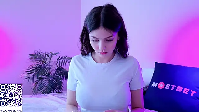 pusichka online show from December 2024 01:06:02 PM