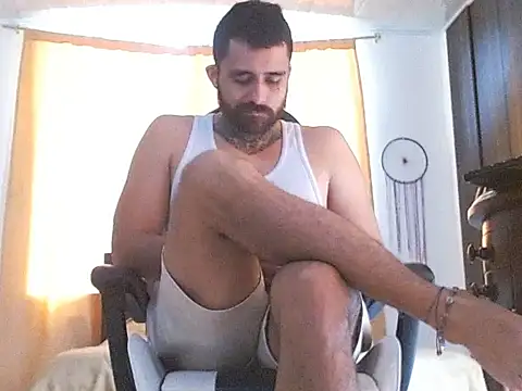 aronmiller404 online show from December 2024 04:19:01 PM