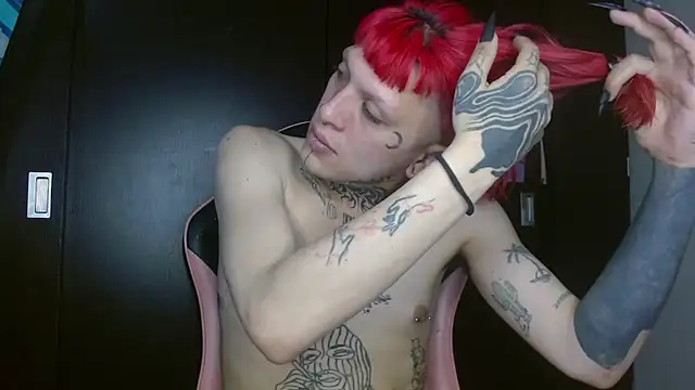 charlotbelucci  online show from April 2026 02:11:02 PM