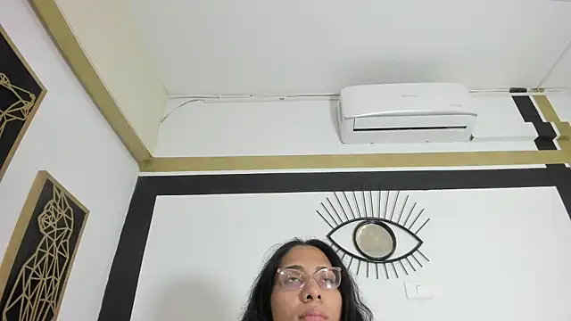 Snapshot of EmilyGomezLS chatting on October 2025 11:32:02 AM EmilyGomezLS online show from October 2025 11:32:02 AM