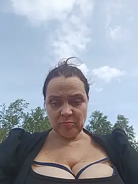 hugebobbs online show from July 2026 03:17:01 PM