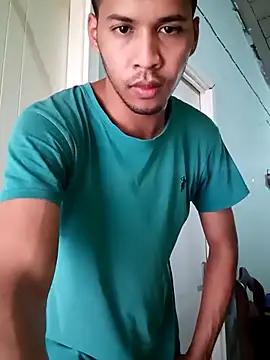 gymboy-erick23 online show from April 2026 06:57:01 PM