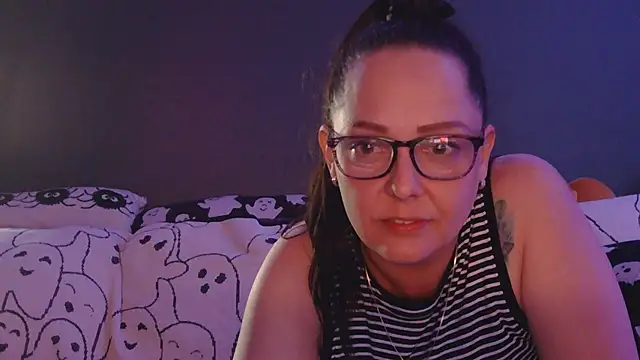 Snapshot of TearYouApart69 chatting on April 2026 01:03:02 PM TearYouApart69 online show from April 2026 01:03:02 PM