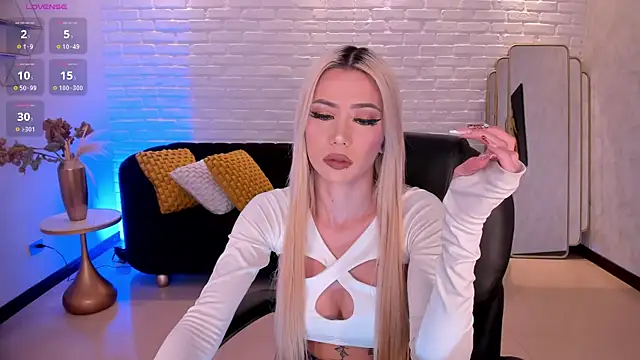 HannaConnor  online show from September 2025 06:31:02 PM