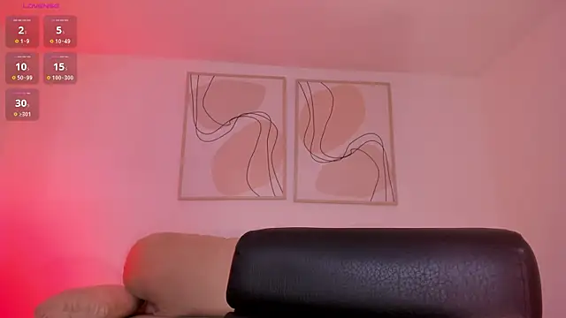 HannaConnor  online show from September 2025 12:32:01 PM