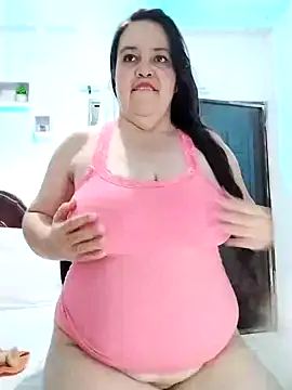 lunanataly online show from February 2025 07:56:01 PM