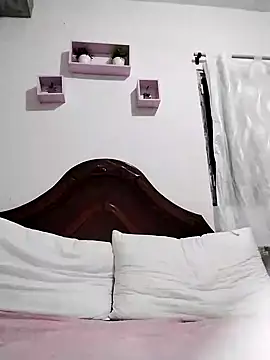 lunanataly online show from February 2025 11:04:02 PM