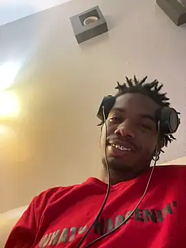 Snapshot of SlimeCrownzOut5 chatting on December 2024 10:23:02 PM SlimeCrownzOut5 online show from December 2024 10:23:02 PM