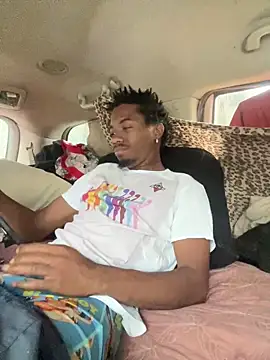 Snapshot of SlimeCrownzOut5 chatting on December 2024 07:00:02 PM SlimeCrownzOut5 online show from December 2024 07:00:02 PM