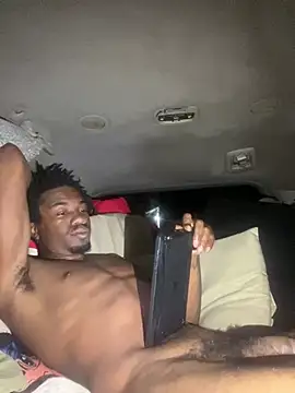 Snapshot of SlimeCrownzOut5 chatting on December 2024 02:01:02 AM SlimeCrownzOut5 online show from December 2024 02:01:02 AM