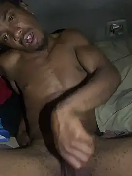 Snapshot of SlimeCrownzOut5 chatting on December 2024 02:33:01 AM SlimeCrownzOut5 online show from December 2024 02:33:01 AM