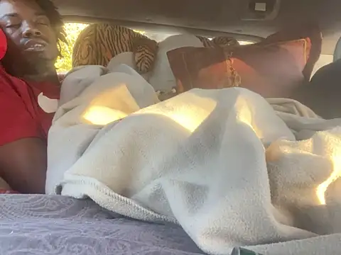 Snapshot of SlimeCrownzOut5 chatting on October 2025 01:55:02 PM SlimeCrownzOut5 online show from October 2025 01:55:02 PM