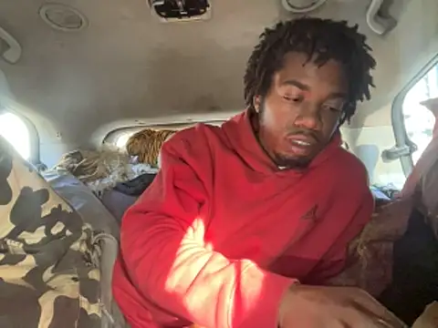 Snapshot of SlimeCrownzOut5 chatting on November 2025 02:19:01 PM SlimeCrownzOut5 online show from November 2025 02:19:01 PM