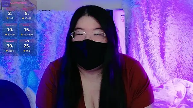 Snapshot of Kara-Nuna chatting on December 2025 04:22:01 AM Kara-Nuna online show from December 2025 04:22:01 AM