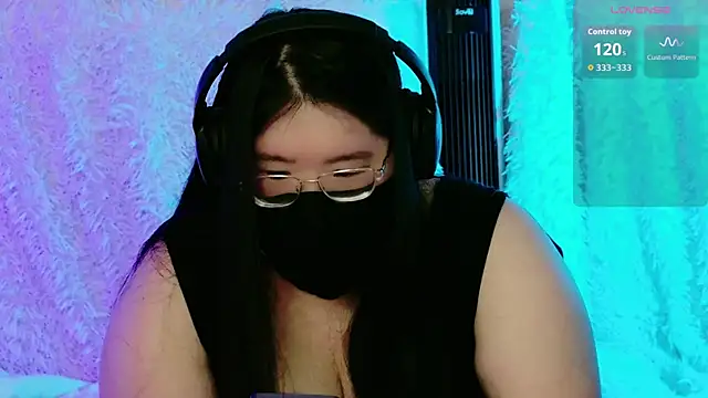 Snapshot of Kara-Nuna chatting on February 2026 03:00:02 AM Kara-Nuna online show from February 2026 03:00:02 AM