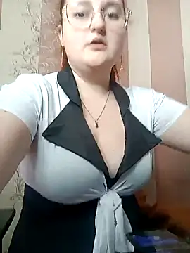 Snapshot of WhiteBellaX chatting on February 2026 08:40:02 AM WhiteBellaX online show from February 2026 08:40:02 AM