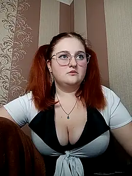 Snapshot of WhiteBellaX chatting on February 2026 09:44:02 PM WhiteBellaX online show from February 2026 09:44:02 PM