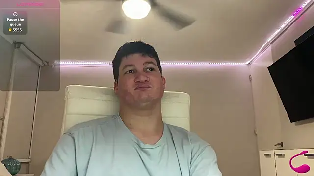 Lorenzo hernandez online show from September 2025 10:48:02 PM