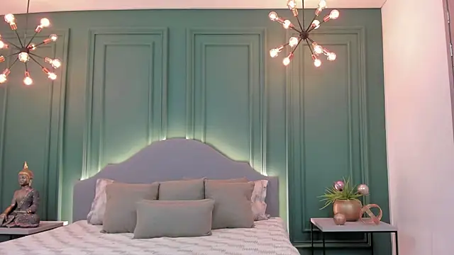 Snapshot of IrisBaker chatting on December 2024 05:34:01 PM IrisBaker online show from December 2024 05:34:01 PM