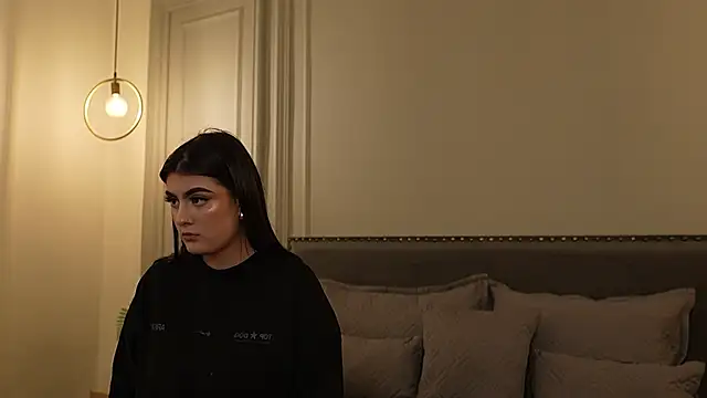 Snapshot of IrisBaker chatting on October 2025 10:18:01 PM IrisBaker online show from October 2025 10:18:01 PM