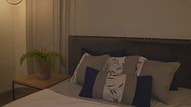 IrisBaker online show from February 2026 10:16:01 PM