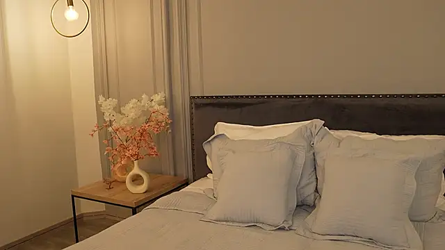 IrisBaker online show from May 2026 10:37:01 PM