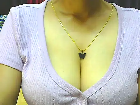 ishmita99 online show from April 2026 04:32:02 AM