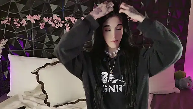 Snapshot of Finibondi chatting on October 2025 05:35:02 AM Finibondi online show from October 2025 05:35:02 AM