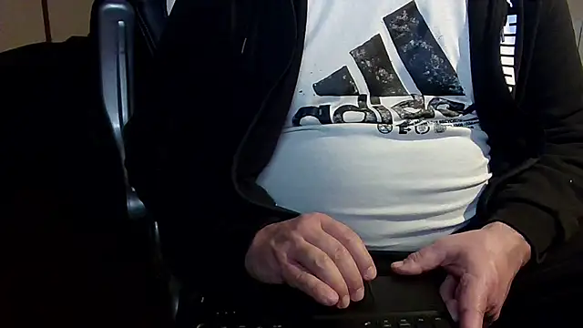 Snapshot of MultiOrgasmicLover chatting on December 2025 11:23:01 PM MultiOrgasmicLover online show from December 2025 11:23:01 PM