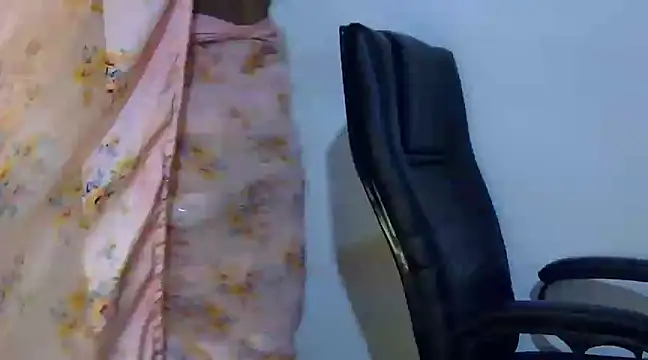 lola-   online show from December 2024 07:15:02 PM