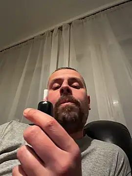 Huncutkuki online show from December 2025 04:35:01 PM